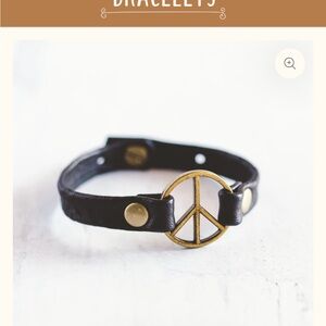 Dark brown Leather Bracelet with Peace Symbol